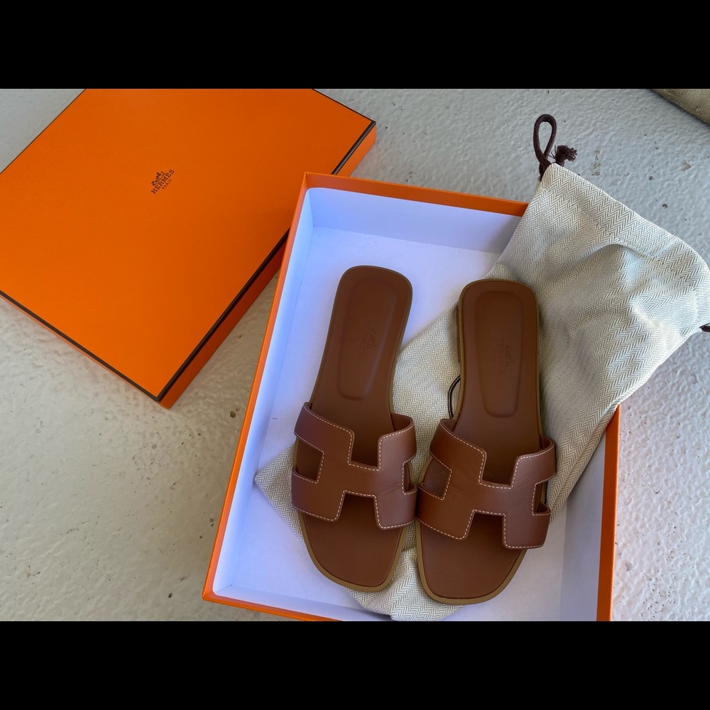 Oran sandal